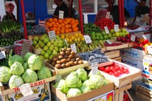 Ціни на фрукти та овочі в Тернополі змінюються ледь не щодня