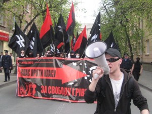 націоналісти Тернопіль марш беспредел безпрєдєл мітинг 1 травня Тернопіль фото