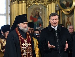 настоятель Почаївської Лаври з Януковичем