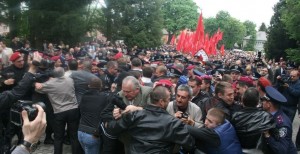 9 травня комуністи Свобода міліція бійка
