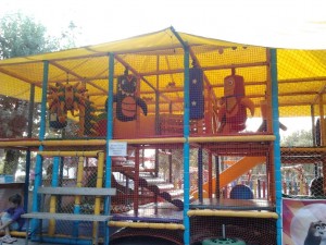 дитячий майданчик в парку Шевченка місто Тернопіль