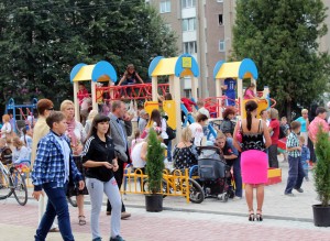дитячий майданчик на бульварі Галицького в Тернополі