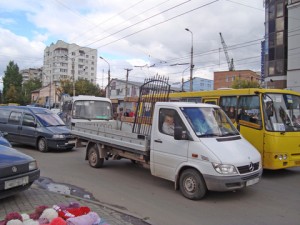 автомобільні затори і безлад на вулиці Живова в Тернополі