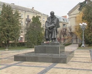 Шевченко, пам'ятник