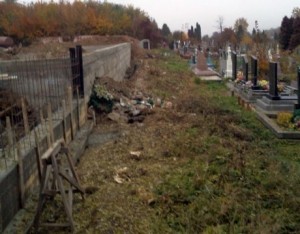Будівництво розважального центру поріч з кладовищем в місті Чортків Тернопільська область жовтень 2013 року