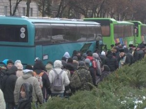 Євромайдан, мітингувальники, автобус
