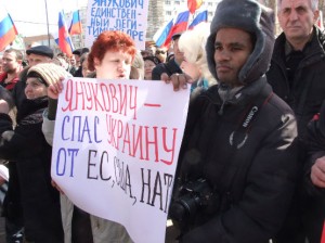 Російський провокатор Айо Бенес на мітингу в Донецьку