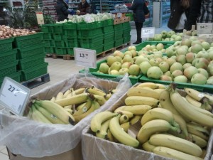 фрукти, банани